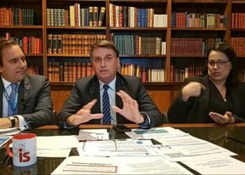 Bolsonaro sobre impeachment: “Só Deus me tira”