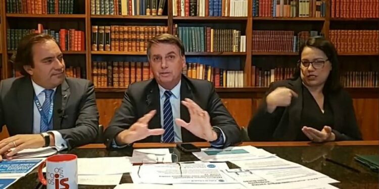 Bolsonaro sobre impeachment: “Só Deus me tira”