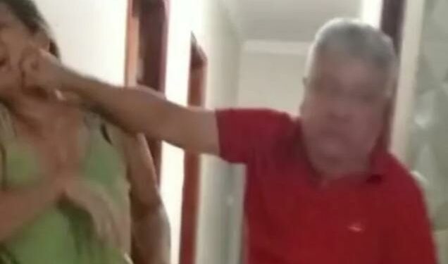 Homem espanca a esposa na frente das duas filhas; assista o vídeo