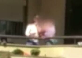 Vídeo: mulher é flagrada espancando a mãe idosa