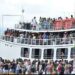 Em Manaus, fiscais interditam cerca de 19 embarcações que promoviam festas e aglomerações