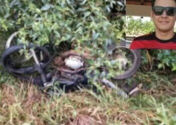 Motociclista tem cabeça separada do corpo após grave colisão contra carreta