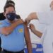 Antes de tomar a segunda dose da vacina contra a covid, Mourão aconselha população a tomar imunizante