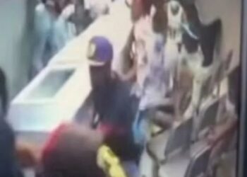 Grupo invade velório e rouba caixão de amigo por discordar do local de sepultamento