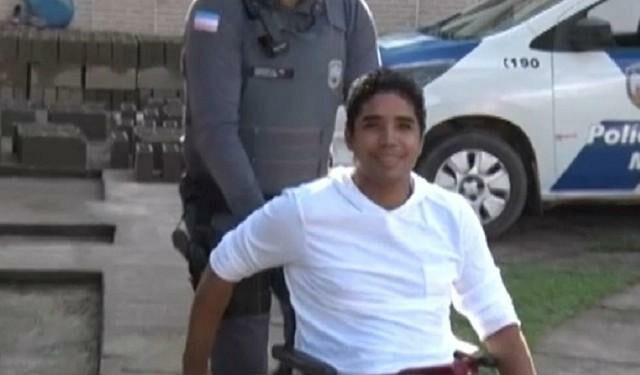 Cadeirante mata idosos com golpes de marreta enquanto dormiam