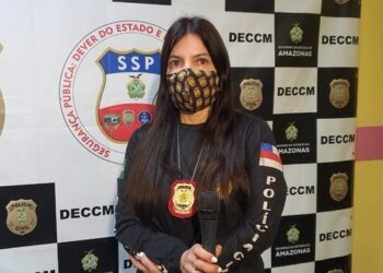 Delegada Débora Mafra diz que foi ameaçada por advogado preso por agredir ex em Manaus