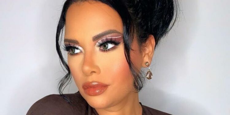 Ex-BBB Ariadna Arantes revela que já foi garota de programa: ”É uma vida difícil”