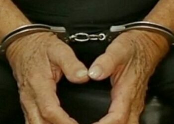 Após mãe morrer de Covid, criança vai morar com avô e acaba estuprada por ele