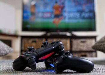 Sem videogame por causa de castigo, menino de oito anos decide fugir de casa