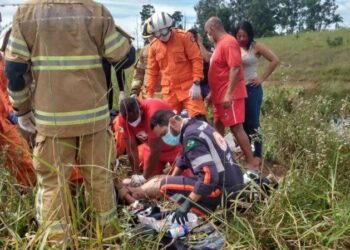 Após 15 minutos afogado, jovem é resgatado e ‘ressuscitado’ pelos bombeiros