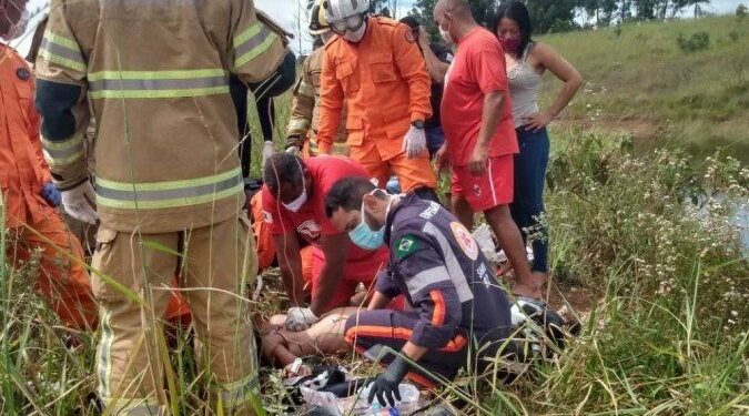 Após 15 minutos afogado, jovem é resgatado e ‘ressuscitado’ pelos bombeiros