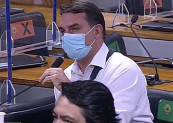 Clima tenso! Flávio Bolsonaro chama Renan Calheiros de ‘vagabundo’ durante CPI da Covid