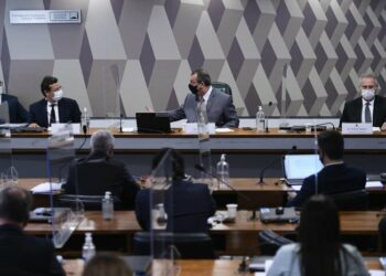 Durante CPI da Covid, Omar Aziz confirma que fará justiça por cada brasileiro