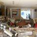 Vídeo: Lanchonete explode após vazamento de gás e deixa 4 feridos