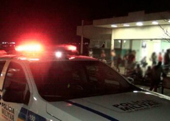 Menino de 5 anos é agredido com barra de ferro pelo pai após se recusar a ir dormir