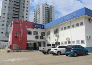 Mulher que ‘comercializava’ filhas de 8 e 11 anos é presa em Manaus