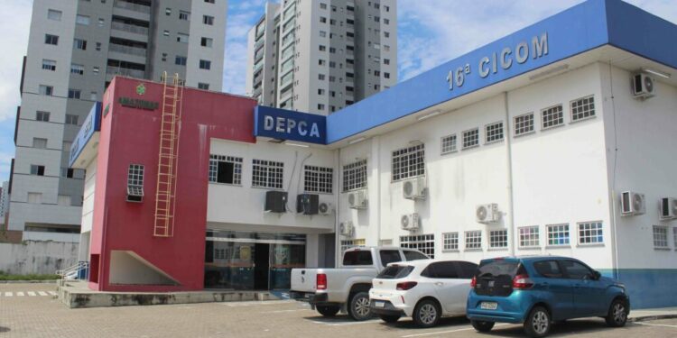Mulher que ‘comercializava’ filhas de 8 e 11 anos é presa em Manaus