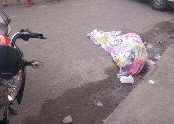 Jovem de 18 anos é executado em garupa de moto durante perseguição de bandidos em Manaus