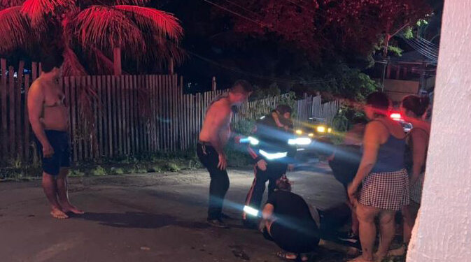 Dupla é baleada no momento em que se reunia pra tomar refrigerante em esquina do São Jorge