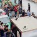Homem é executado com 9 tiros na frente do filho pequeno na Compensa