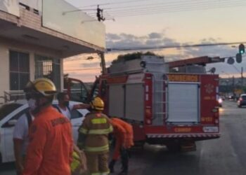 Homem morre ao receber descarga elétrica e cair de uma altura de 4 metros