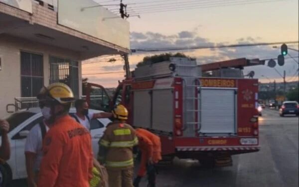 Homem morre ao receber descarga elétrica e cair de uma altura de 4 metros