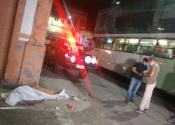 Homem que furtava e roubava celulares no Centro de Manaus é assassinado com 3 tiros