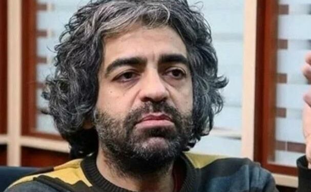 Cineasta é brutalmente assassinado e esquartejado pelos pais após decisão de nunca se casar
