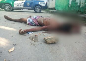 Homem é arrastado e brutalmente assassinado a pedradas e pauladas em Manaus