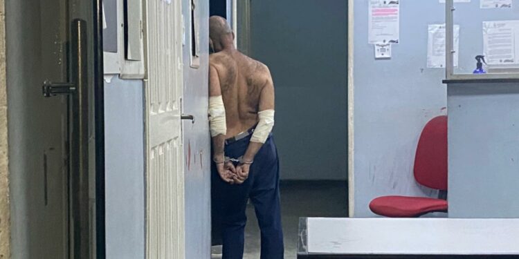 Em Manaus, tarado do 448 leva surra após ejacular na frente de mulheres
