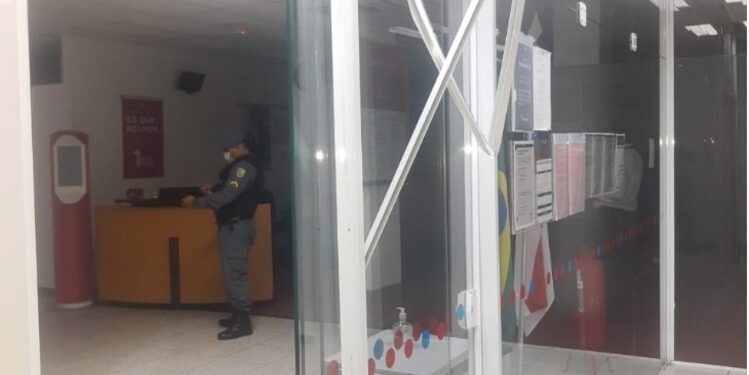Homem é preso após arrombar agência bancária em Manaus
