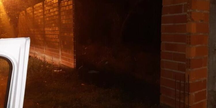 Genro é suspeito de estuprar sogra bêbada em terreno baldio