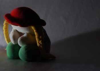 Menina de 5 anos é estuprada e namorado da babá é suspeito