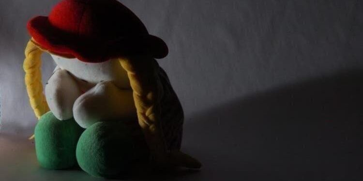 Menina de 5 anos é estuprada e namorado da babá é suspeito
