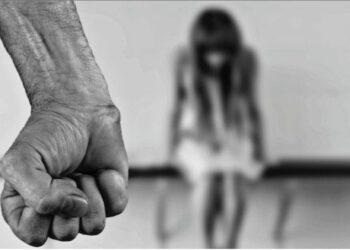 Com medo de traficante, mãe aceita estupro da filha de 12 anos