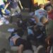 PM fica ferido depois de receber mata-leão em briga generalizada; veja vídeo
