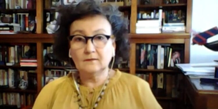 Pesquisadora da Fiocruz diz que é questão de tempo para cepa indiana se espalhar no Brasil