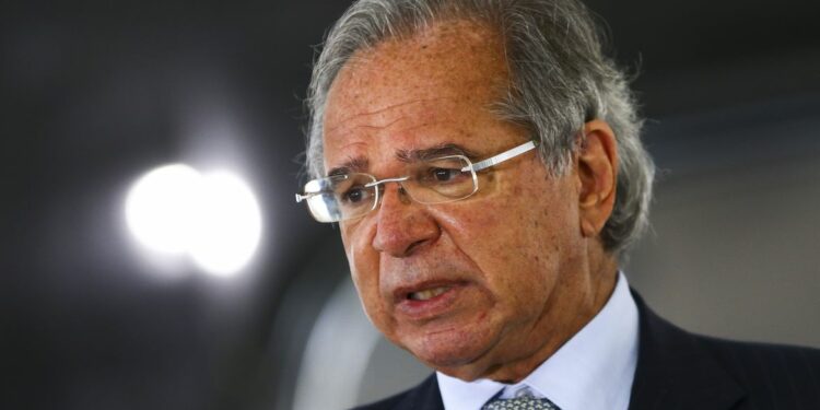 Guedes: vacinação é a melhor política fiscal e de saúde pública