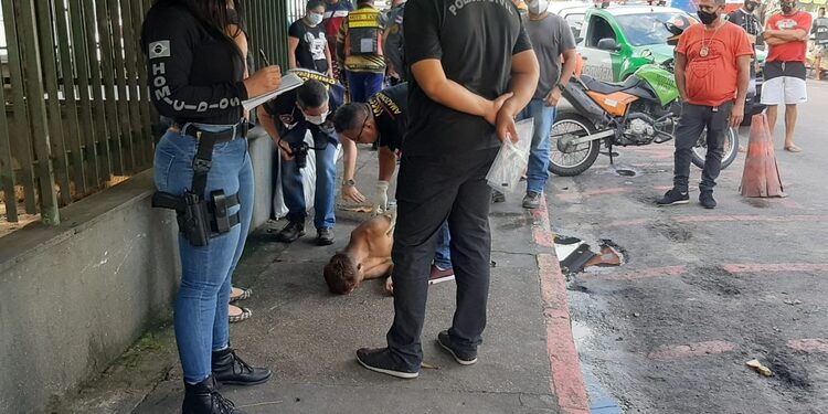 Homem é encontrado morto ao lado de shopping da zona leste de Manaus