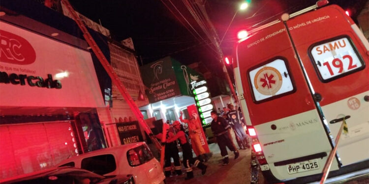 Homem morre após receber descarga elétrica na zona Oeste de Manaus