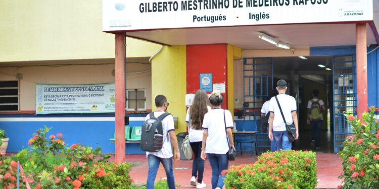 74 escolas estaduais retornam às aulas nesta quarta-feira (02)