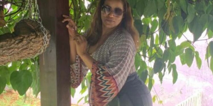 Mulher morre após cirurgia para aumentar o bumbum