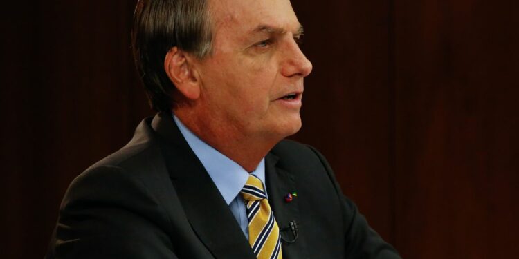 Brasil faz parte de elite que produz vacina, diz Bolsonaro