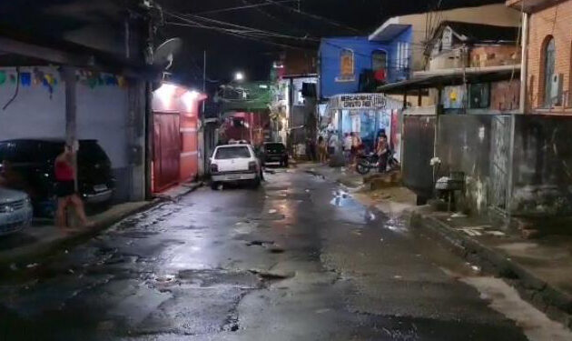 Um homem morre e outro é fica ferido ao serem baleados na Compensa