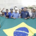 “É uma arminha”, diz operário sobre suposto ‘L de Lula’ em foto com Bolsonaro