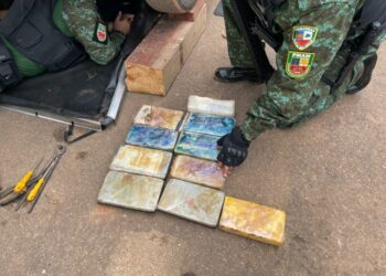 Em Humaitá, polícia apreende 24 quilos de drogas escondidos em fundo falso de veículo
