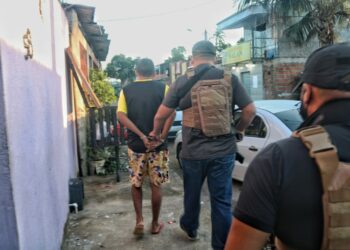 ‘Pronta Resposta’ prende dez por roubo, tráfico e homicídio na Zona Norte