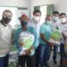 Em Itacoatiara, Governo entrega cestas básicas para agricultores familiares