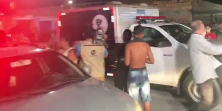 Homem morre vítima de bala perdida no Jorge Teixeira; o verdadeiro alvo também é executado