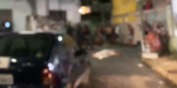 Tiroteio na Praça 14 deixa um morto e outro ferido; moradores estão assustados